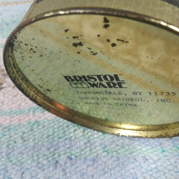 MORTON'S SALT VINTAGE TIN 1985 - Picture 10 of 13